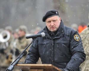 "Прикладайте пальці" - Турчинов про жорсткий режим для росіян