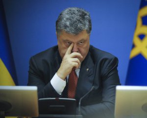 Украинцы обвиняют в провале борьбы с коррупцией Порошенко - социологи