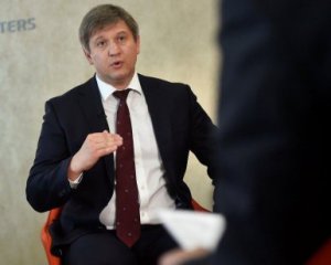Порошенко призвали вмешаться в конфликт Данилюка и генпрокурора