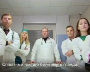 Украинские медики зачитали рэп с советами для больных