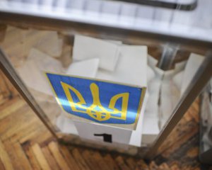 В Украине заработали 392 избирательные участки