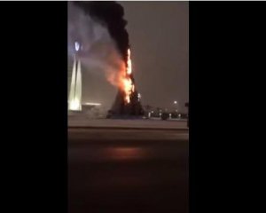 В казахской столице подожгли главную елку