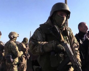 Бойовики показали відео, як готують українських заручників до обміну