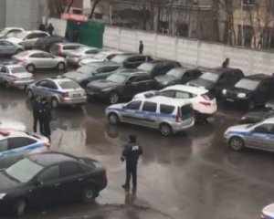 Гендиректор фабрики в Москве, который устроил стрельбу, исчез из помещения неизвестным образом