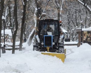 У скільки київському бюджету обходиться прибирання снігу в місті