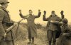 Відчай і радість - рідкісні фотографії, як німецькі та радянські солдати потрапляють у полон