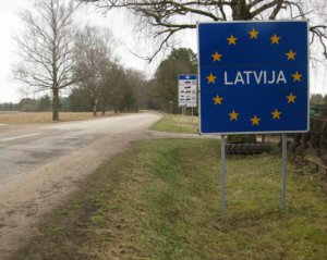 В соцсетях смеются: Российских пропагандистов депортировали из Латвии
