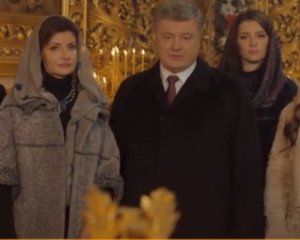 Порошенко з родиною привітав українців з Різдвом