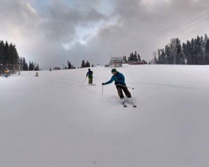В Карпатах спасли двух лыжников