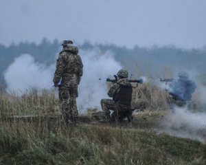 Сутки на Донбассе: бойцы АТО не отвечают на обстрелы, есть раненые