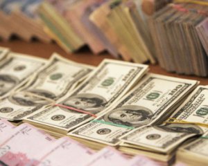 Курс валют на 10 января: Нацбанк пытается удержать доллар