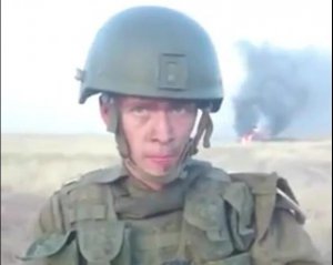 Російський солдат підпалив БТР, розігріваючи обід