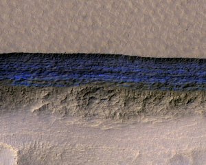 Ученые обнаружили на Марсе залежи льда