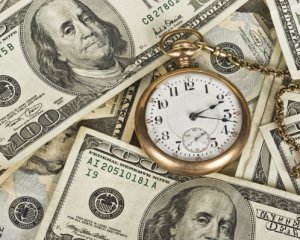Об'єднання з поштою, продаж, ліквідація: як змінити банківську систему України