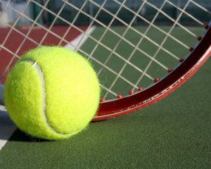 Теннисист трюком между ног довел до экстаза трибуны на Australian Open