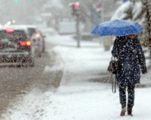 В Україні міста і села залишились без світла та води через негоду