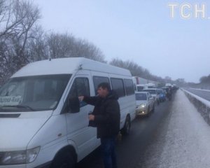 Грузовики остановили автодорогу Одесса-Киев