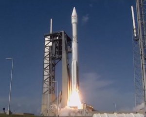 США запустили ракету Atlas V с военным спутником на борту