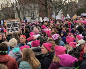 Сотні тисяч жінок вийшли протестувати проти Трампа