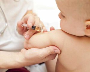 В Минздраве назвали противопоказания к прививке от кори
