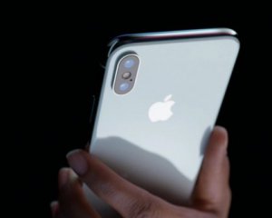 Сообщили, когда перестанут продавать iPhone X