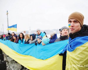 Сльози і обійми: як у Києві відзначили День Соборності