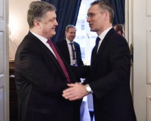 Порошенко і генсек НАТО обговорили ситуацію на Донбасі