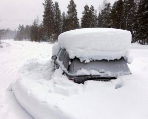 На Запоріжжі досі рятують авто зі снігового полону