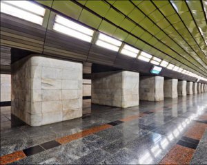 На одній станції метро в Києві відремонтують ескалатор
