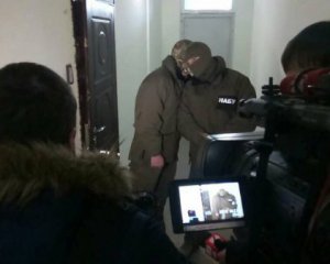 Обыск в Пимаховой завершился - детективы вынесли секретную коробку