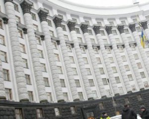 Командам Порошенко и Турчинова подняли зарплату