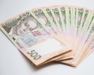 В Україні зростуть зарплати чиновників