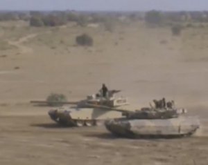 Дрифт по пустыне и горах - в Пакистане испытывают украинский танк &quot;Оплот&quot;