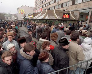 Очередь в первый в Советском Союзе McDonald&#039;s занимали на рассвете