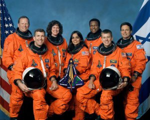 7 астронавтов погибли в катастрофе космического корабля &quot;Колумбия&quot;