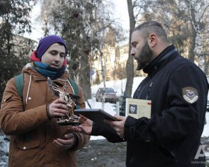 Артем Чех розповів 64 історії про солдатський побут