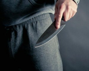 У Росії школяр поранив ножем однокласника і вистрибнув у вікно
