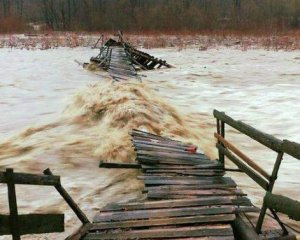 Вода в ріках підніметься – рятувальники