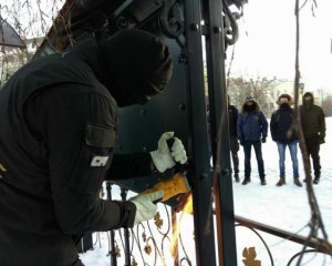 Прокуратура просить пом&#039;якшити запобіжний захід захисникам Десятинної церкви