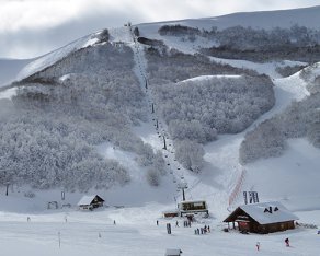 На курорті під лавиною загинуло двоє людей