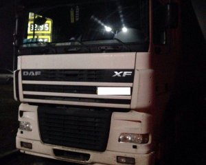 В Винницкой области задержали грузовик со спиртом для &quot;элитных&quot; напитков