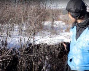 Показали, как в серой зоне на Донбассе проваливается село