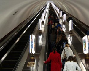 В Киеве отремонтируют эскалаторы на двух станциях метро