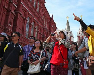 Россиян обяжут платить штрафы, если они не будут следить за иностранными гостями
