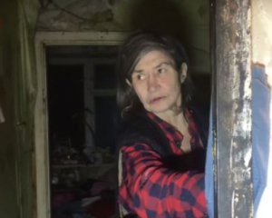 В Киеве женщина устроила в квартире свалку