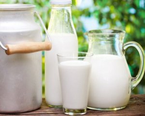 Эксперты рассказали почему молоко не скисает
