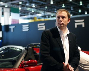 Tesla збитково завершила 2017 рік