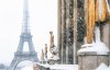 Диснейленд и весь Париж превратились в снежное королевство - впечатляющие фото и видео