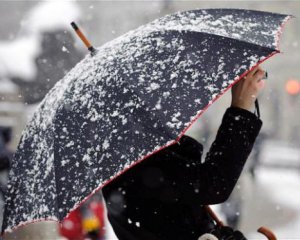 Синоптики попереджають про погіршення погоди: сніг, ожеледь та сильний вітер