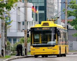 Десятки тролейбусів опинилися в комунальній пастці